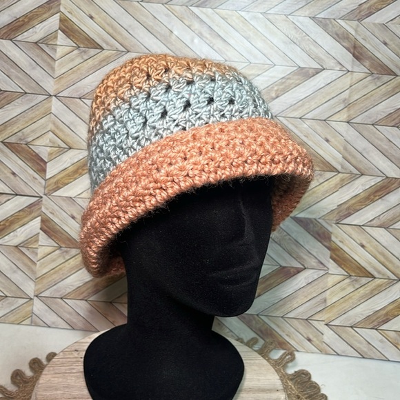 HANDMADE HAND KNITTED Beanie‎ Toboggan Winter Hat Warm - Picture 4 of 6